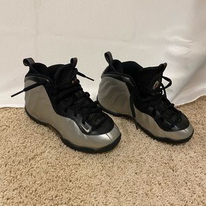 Toddlers Foam Gym Shoes Size 13